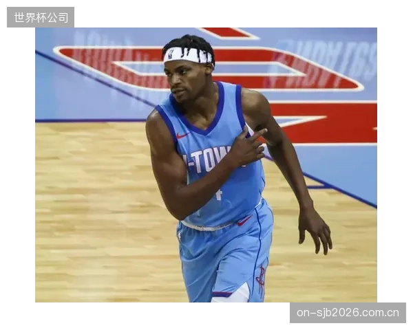主力中锋恩-内斯里状态成疑，其离开欧洲主流联赛或影响锋线终结能力。